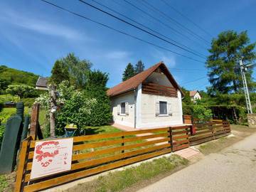 Location de vacances pour 9 personnes, avec vue ainsi que jardin et vue sur le lac à Szigliget