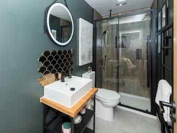 Glamping for 4 People in Reading, Chiltern Hills, Photo 3