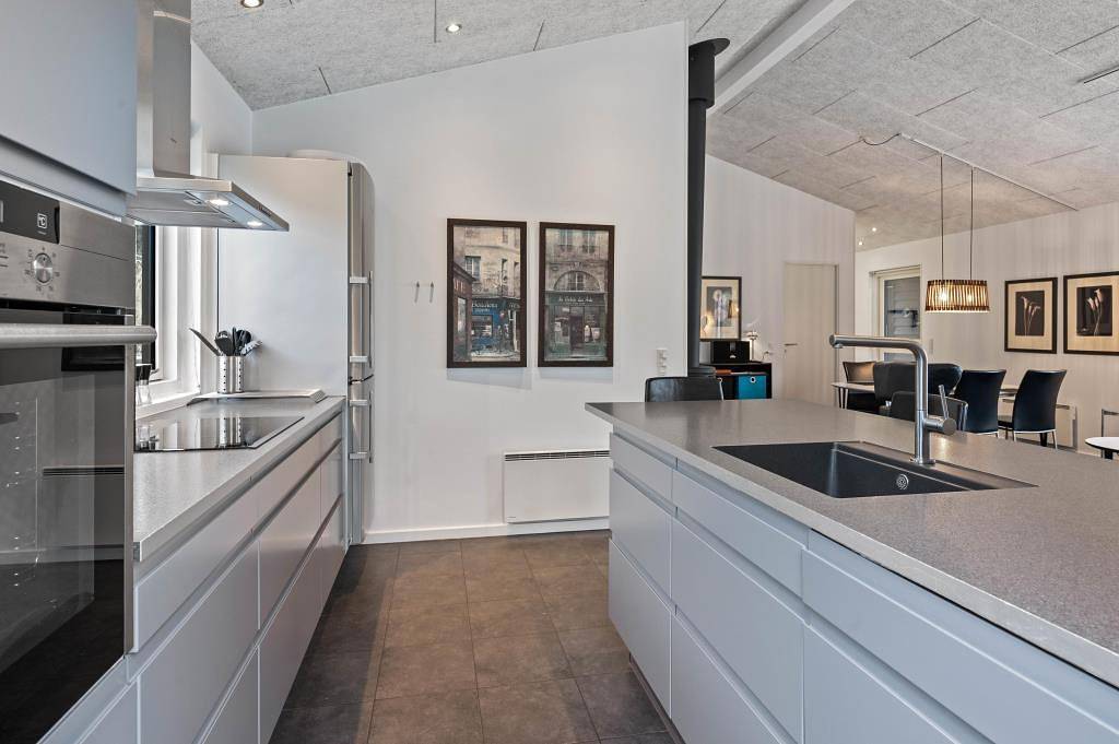 Modern holiday home in premium location, just 25 metres from the beach in Søndervig, Holmsland Klit