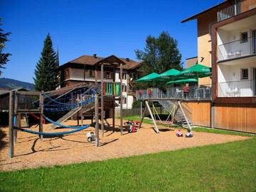 Hotel für 4 Personen, mit Garten und Balkon, kinderfreundlich in Lingenau