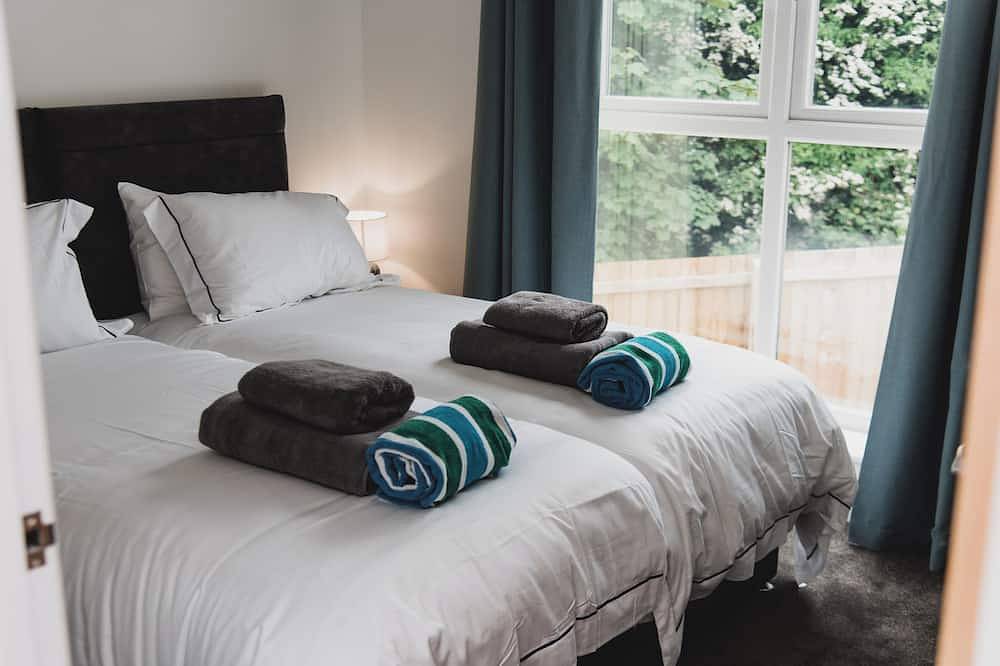 Beautiful seaside home, sea 400m, pub and coastal path. Sleeps 8. Pet friendly! in Craster, Northumberland