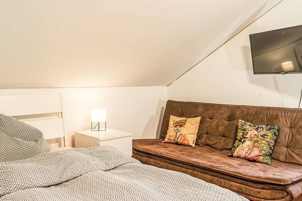Schönes alleinstehendes Ferienhaus für 10 Leute mit Tv, Innenhof und Haustiere erlaubt in Braunau am Inn