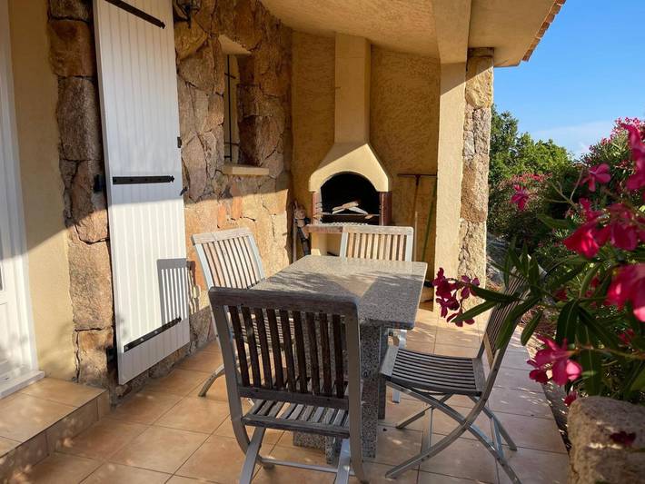 Gîte pour 4 personnes, avec Terrasse ainsi que Piscine et Vue à Monacia-d'Aullène - 3