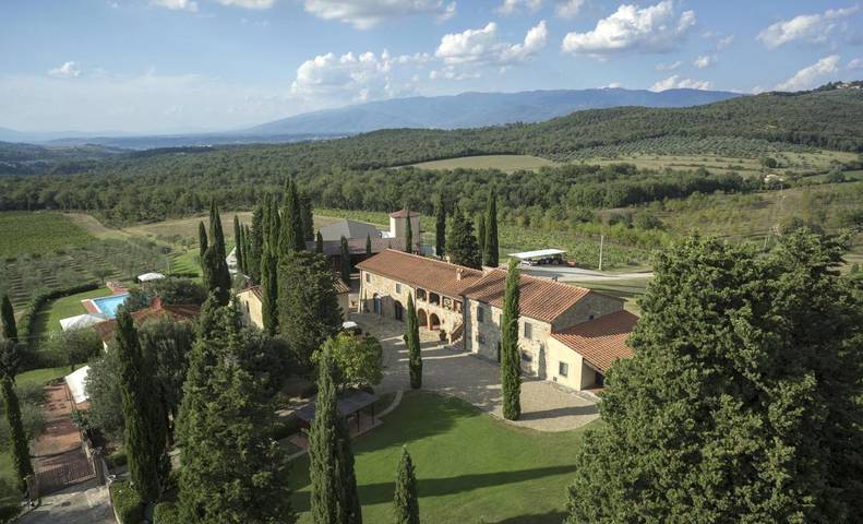 Agriturismo per 3 persone, con Terrazza e Giardino nonché Piscina a Bucine