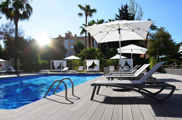 Apartamento para 4 personas, con Terraza además de Jardín y Piscina en Playa d'en Bossa