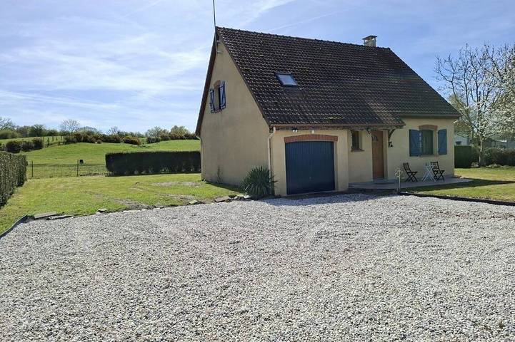 Location de vacances pour 6 personnes, avec jardin et terrasse dans Cuy-Saint-Fiacre