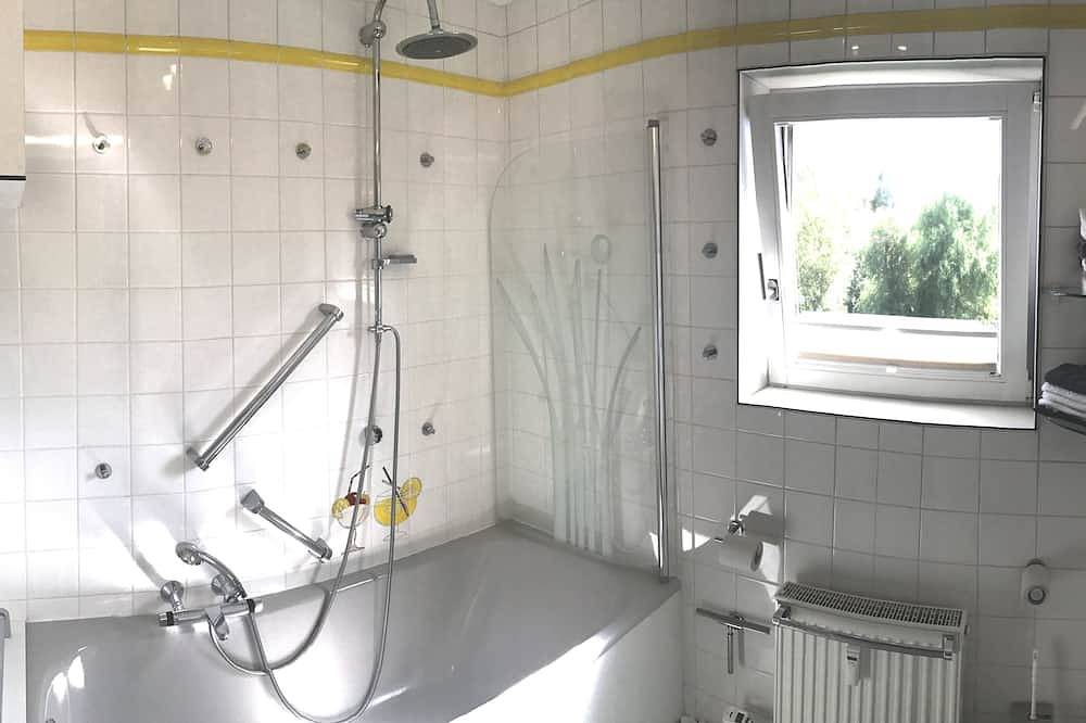 Ganze Wohnung, Gemütliche 1 ½  Zimmer Wohnung im 2. Og mit Balkon zum Kurpark in Deidesheim, Pfälzer Rheinebene