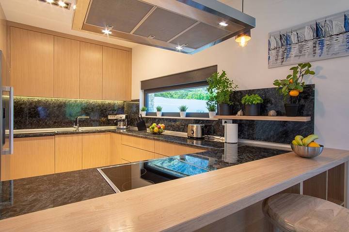 Villa pour 9 personnes, avec piscine et balcon/terrasse, animaux acceptés dans Pag - 2