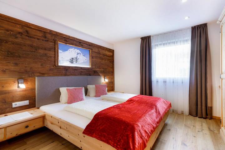 Ganze Wohnung, Ferienwohnung 'Zangerlehof  Föllakopf' mit Bergblick, privater Terrasse und WLAN in Schlinig, Mals