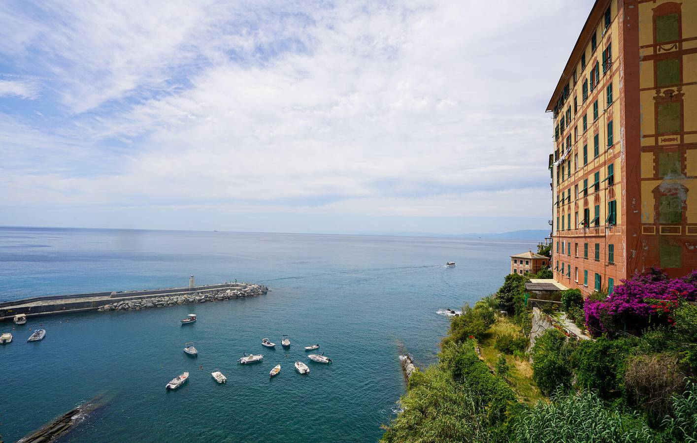 Appartement de vacances entier, Appartement en bord de mer avec climatisation, télévision, cuisine et lits superposés in Camogli, Riviera di Levante
