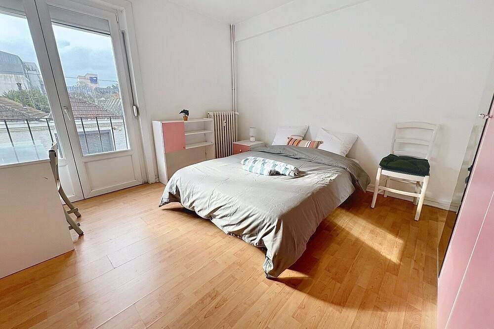 Entire apartment, Bright apartment for 4 people 5 minutes from the center of Lille in Marcq-en-Barœul, Lille region