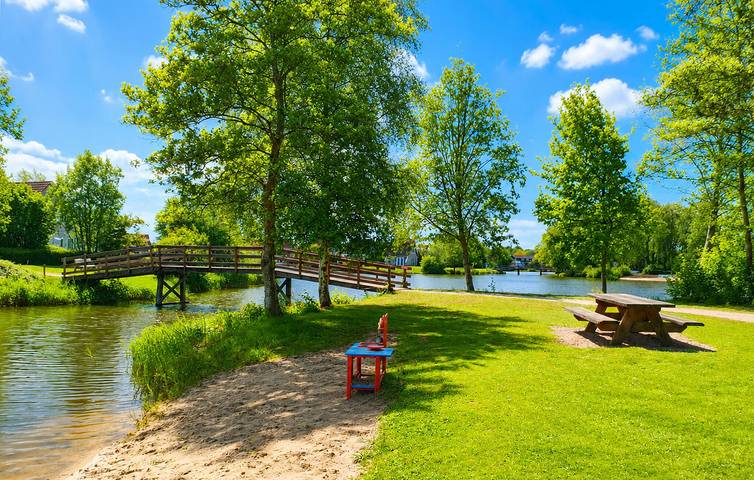 Casa de vacaciones para 12 personas con terraza in Vlagtwedde, Región de Groningen