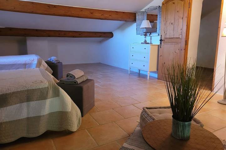 Location de vacances pour 6 personnes, avec terrasse et jardin à Le Beausset - 3