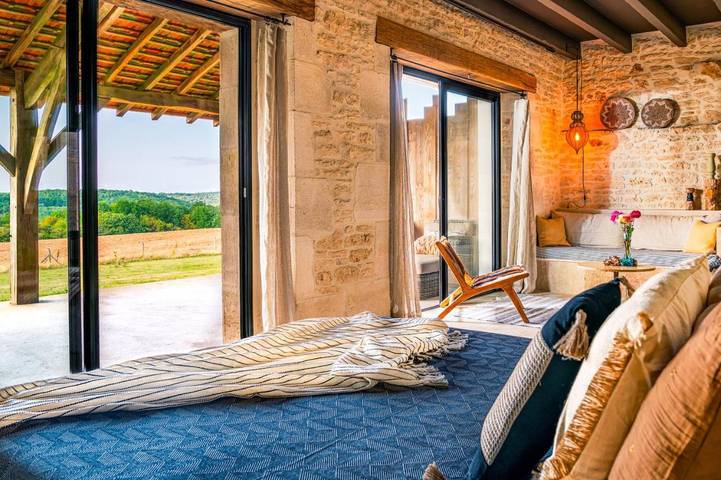 Chambre d’hôte pour 2 personnes, avec vue ainsi que jardin et piscine dans le Lot