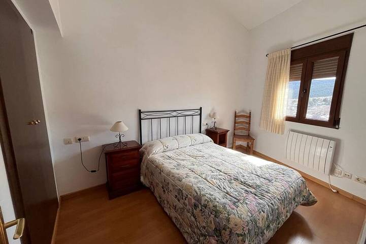 Ganze Wohnung, 2-bedroom apartment with mountain views, 2 km from the slopes in Valdelinares, Teruel und Umgebung