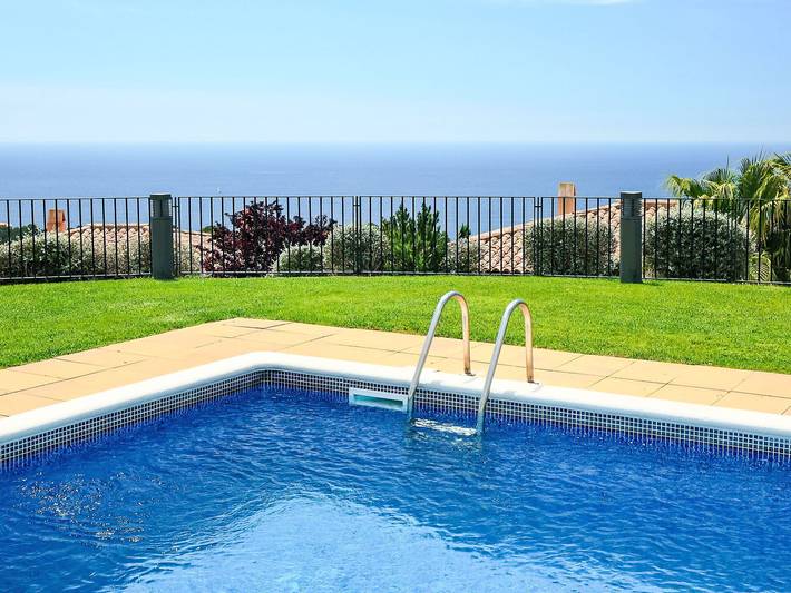 Ferienhaus für 4 Personen, mit Balkon und Garten sowie Pool in Tossa de Mar