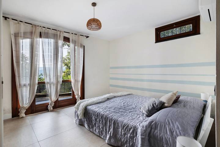 Apartamento entero, Apartamento 'Ginestra' con vistas al mar, Wi-Fi y aire acondicionado in Masignano, Municipio de Arcola