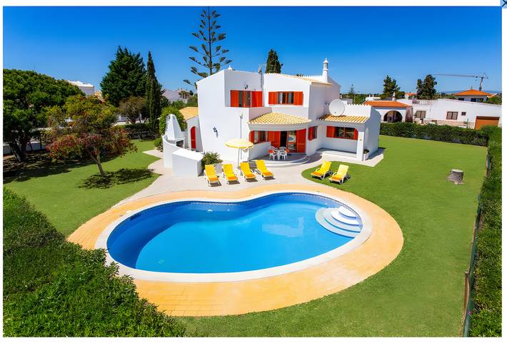 Casa rural para 8 personas, con jardín y balcón en Armação de Pêra (costa)