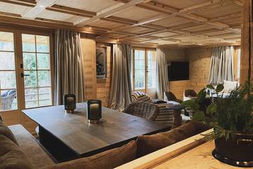 Gîte pour 10 personnes, avec jardin à Rougemont