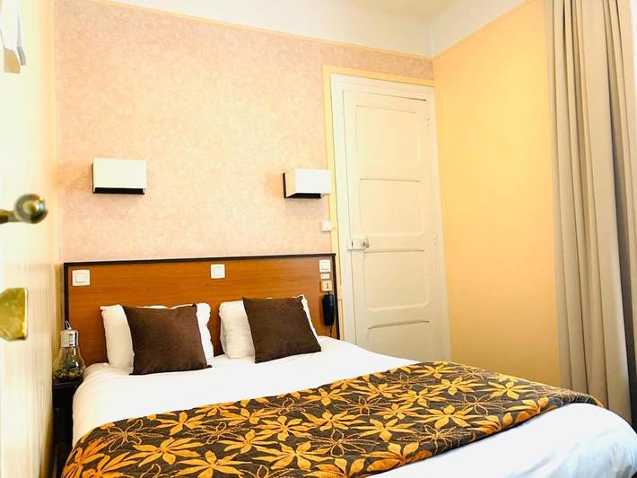 Location de vacances pour 40 personnes, avec balcon et jacuzzi ainsi que sauna et piscine à Vivoin - 3