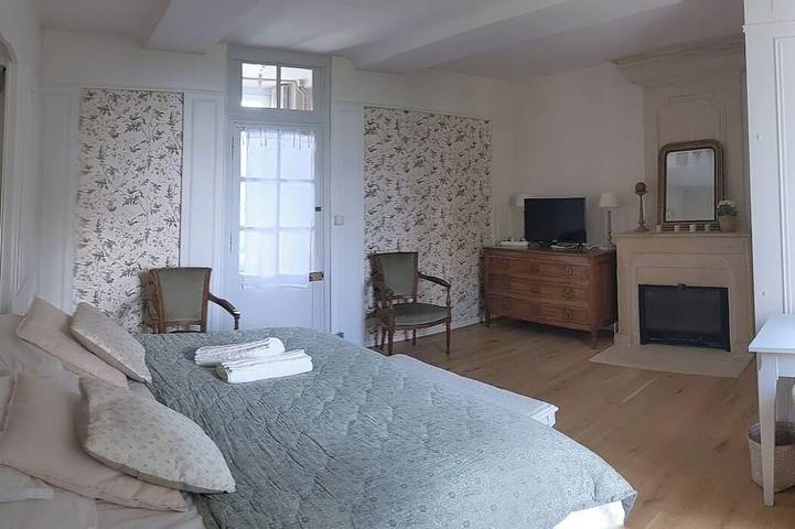 Le Presbytère Normand, piscine Sud Bayeux (5 ch, 12 couchages (+2), 200m2) in Aurseulles, Région de Bayeux