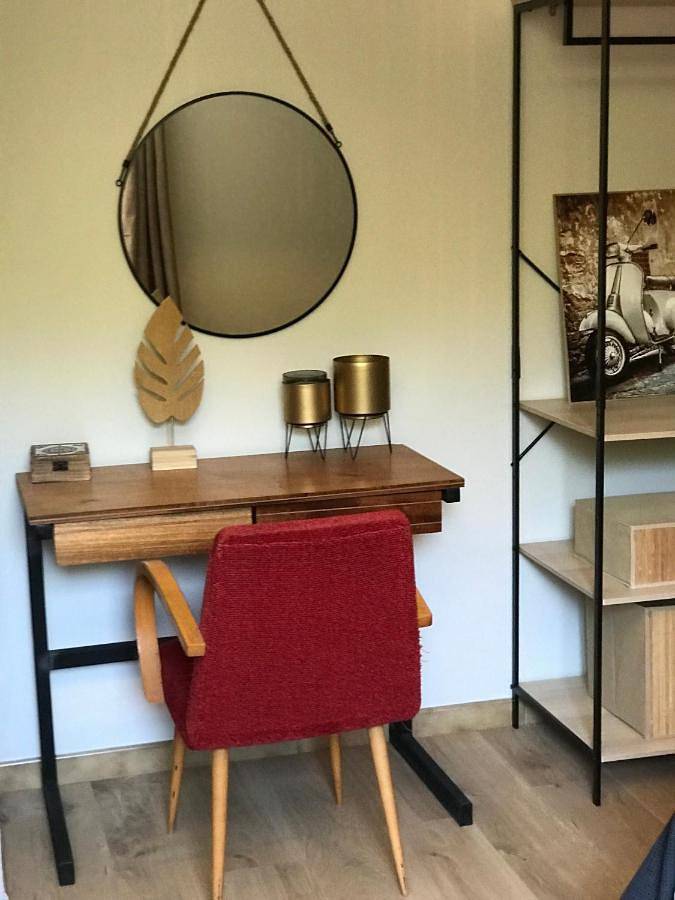 Location de vacances pour 2 personnes, avec vue ainsi que jardin et piscine à Rognes - 3