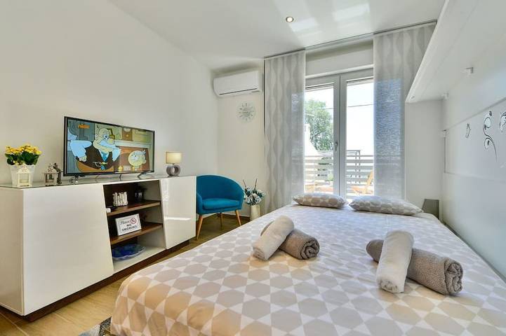 Ferienhaus für 2 Personen, mit Terrasse und Balkon/Terrasse in Rijeka - 2