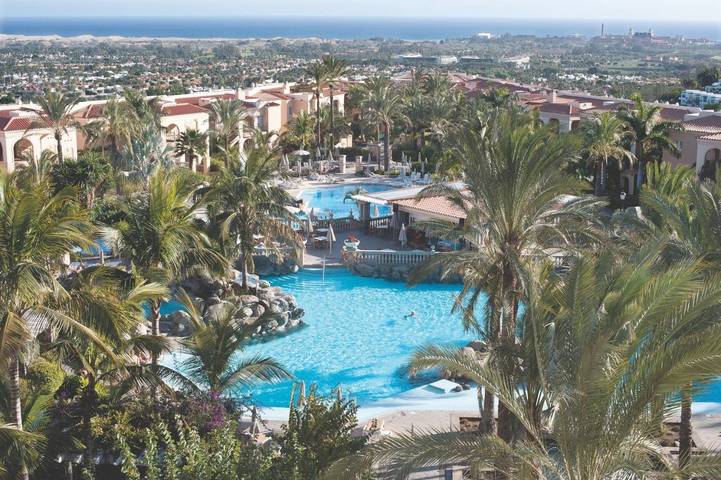Hôtel pour 6 personnes, avec Balcon et Jacuzzi ainsi que Terrasse et Jardin