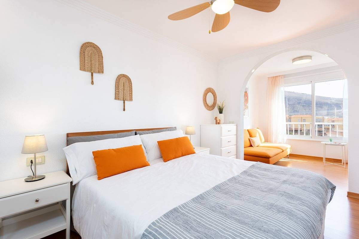 Entire apartment, Home2Book Sunny & Quiet Beach House, Pool in Las Caletillas, Candelaria