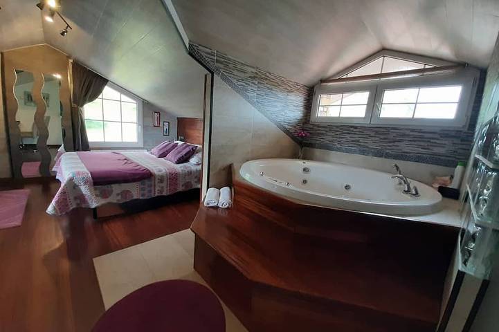 Ferienwohnung für 2 Personen, mit Garten und Whirlpool - 1