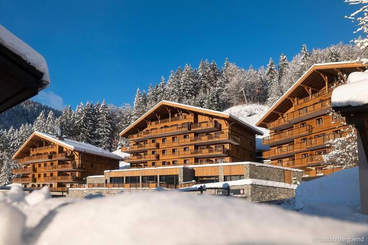 Appart’hôtel pour 6 personnes, avec piscine et sauna ainsi que jacuzzi et balcon