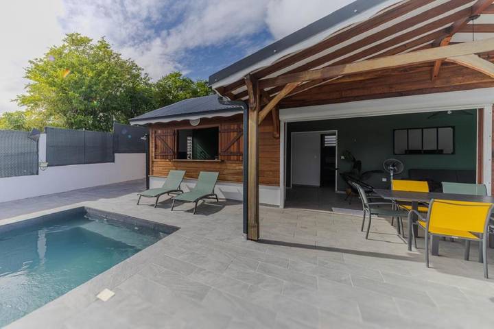 Location de vacances pour 6 personnes, avec jardin ainsi que jacuzzi et piscine dans Plage du Grand Macabou - 4