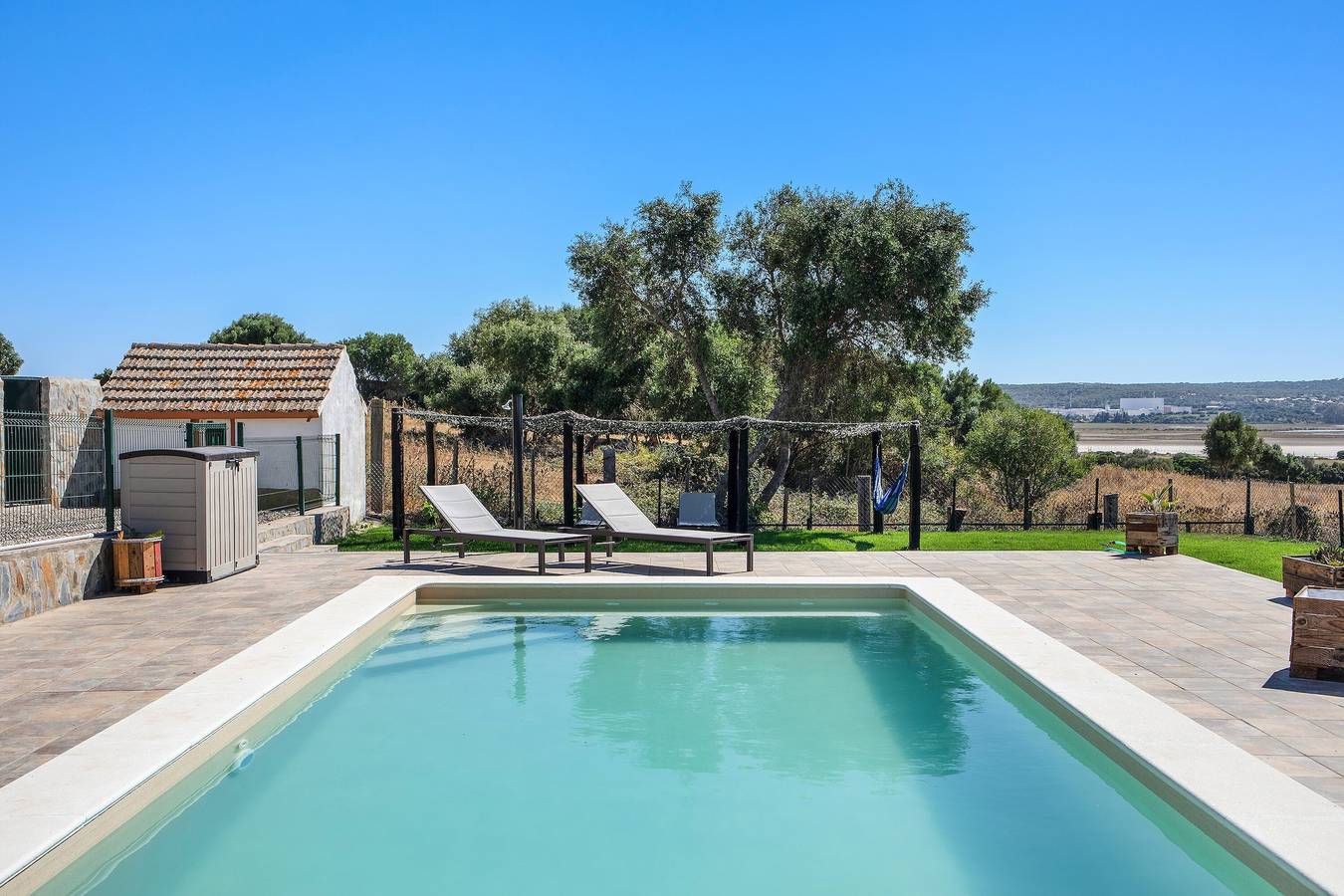 Casa vacanze 'Casa Andrea' con vista montagna, piscina condivisa e Wi-Fi in Barbate, Costa de la Luz