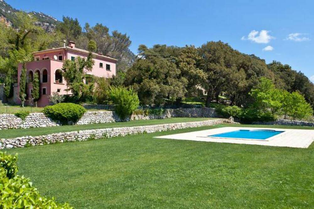 Villa with swimming pool in the heart of the Tramuntana Mountains in Orient (Mallorca), Bunyola