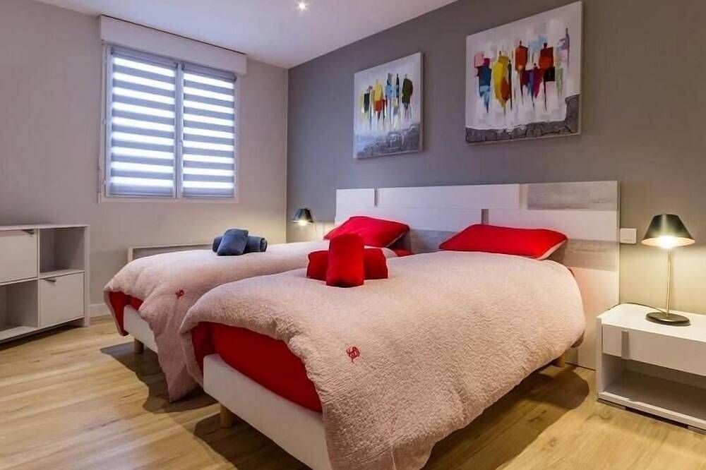 Charming Renovated Cottage in Medieval Clisson with Terrace, Garden, and Modern Amenities in Clisson, Nantes region