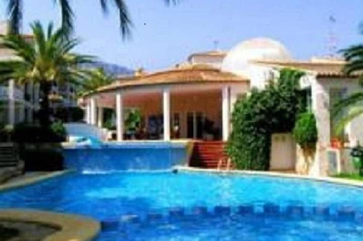 Apartamento de vacaciones para 7 personas, con piscina y terraza además de jacuzzi y jardín - 1