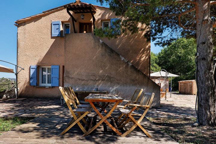 Apartment 'Bella Vista - La Belle Vie' with Mountain View, Shared Pool and Private Terrace in Dauphin, Parc naturel régional du Luberon