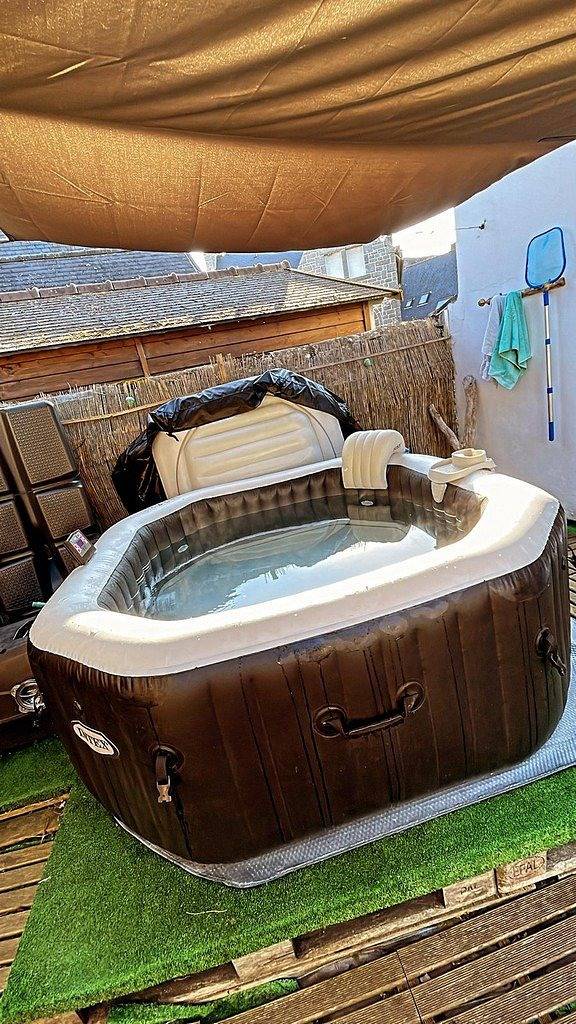 Le Cocon de Matignon gîte 4 étoiles spa 5 km mer in Matignon, Région de Dinan