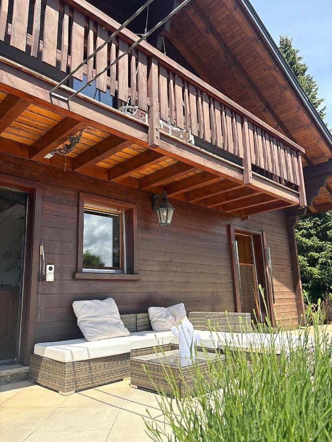 Chalet für 11 Personen, mit Balkon und Terrasse sowie Garten und Sauna in Leysin