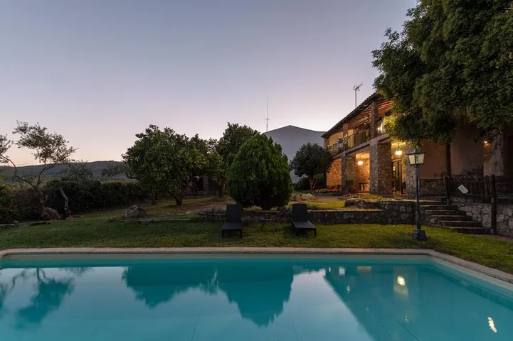 Maison de vacances pour 12 personnes, avec vue et jardin ainsi que terrasse et piscine - 1