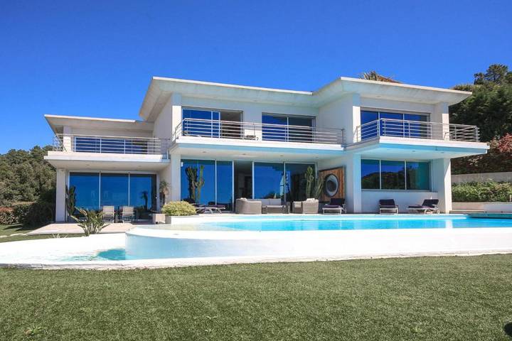 Chalet para 10 personas, con terraza además de piscina y vistas, Se admiten mascotas - 1