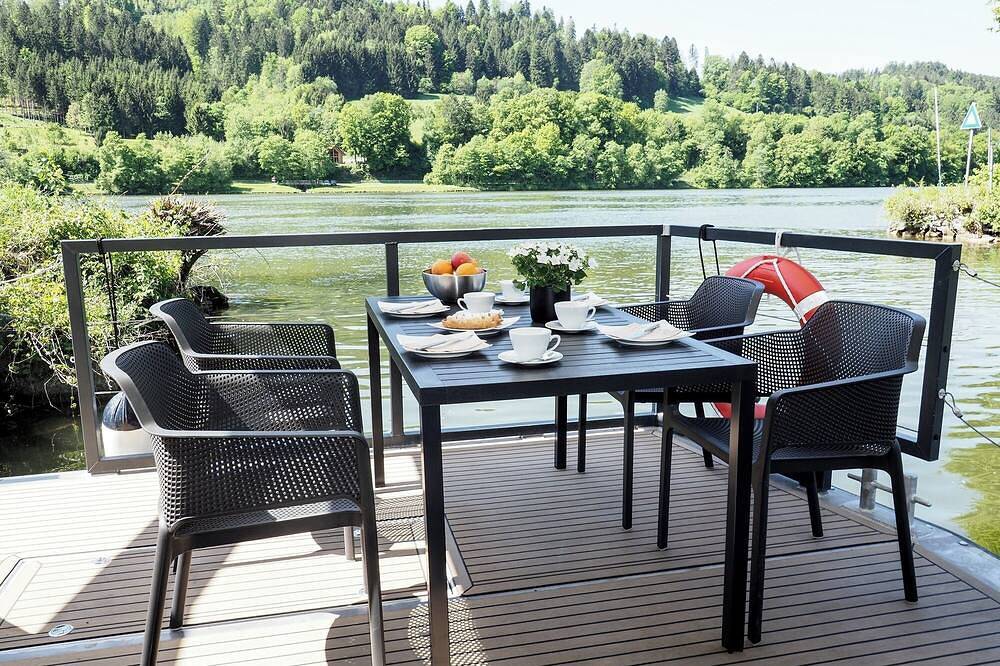 Hausboot bei Passau in Windorf, Passauer Land