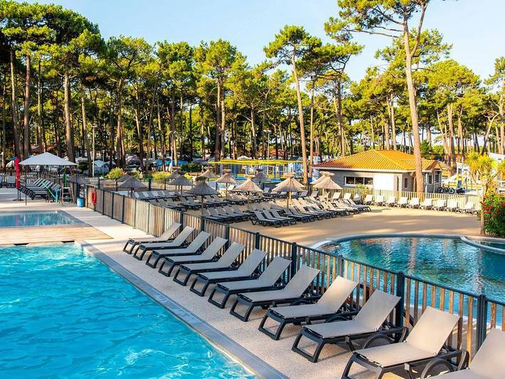 Camping für 6 Personen, mit Kinderpool und Terrasse in Biscarrosse - 4