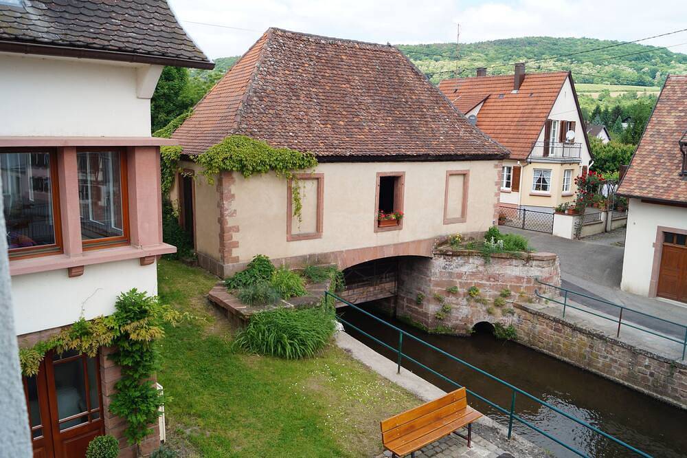Renovierte Werkstatt als Einzelhaus für bis 7 Personen im historischen Zentrum in Weißenburg, Region Weißenburg