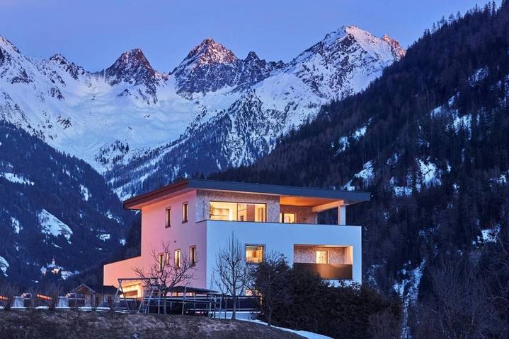 Ferienwohnung für 5 Personen, mit Balkon und Terrasse sowie Garten und Ausblick in Kauns