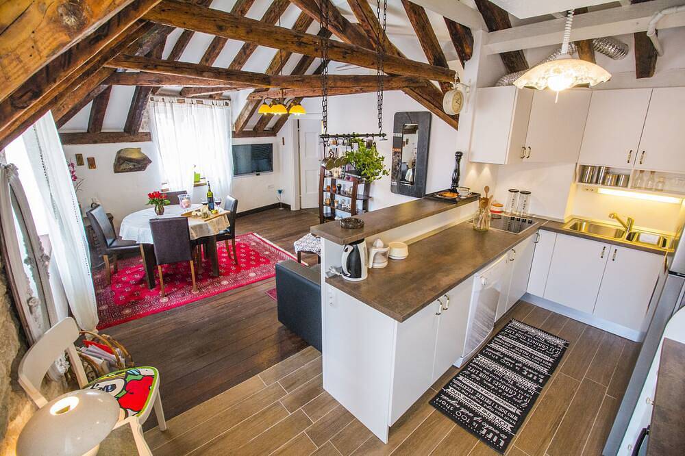 Ganze Wohnung, **Modern trifft traditionell** Apt Tiramola - in Split, Split-Dalmatien