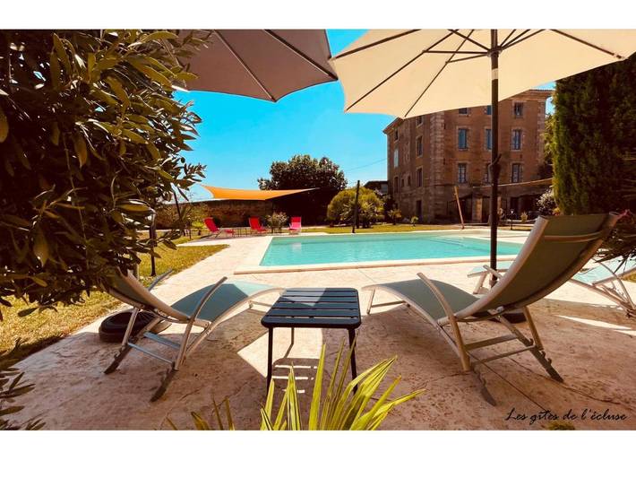 Ferienwohnung für 6 Personen, mit Whirlpool und Terrasse sowie Garten und Pool