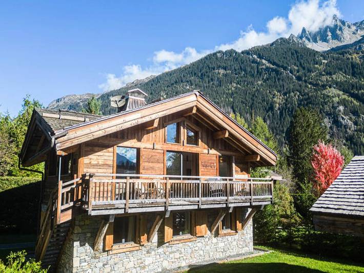 Appartement de vacances pour 8 personnes, avec balcon et sauna ainsi que jardin et jacuzzi à Chamonix-Mont-Blanc