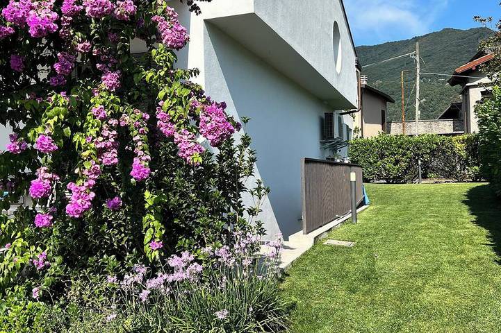 Lake View Villa Mit Pool Auf Der Hügel Von Salo 'Cir in Roè Volciano, Gardasee-Berge