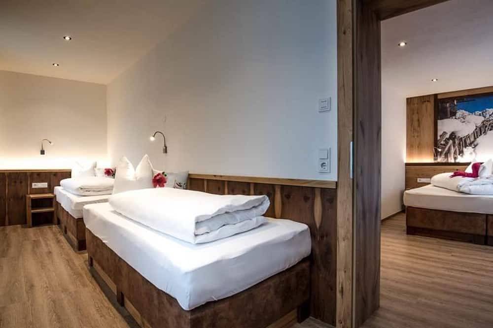 Doppelzimmer2 mit Dusche, Wc - Ferienpension Bierbaumer in Loferer und Leoganger Steinberge, Leogang